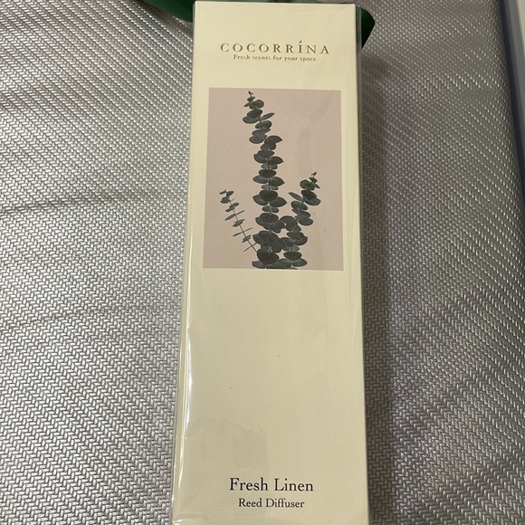 Diffuser Duo: Voluspa Copper Clove and Cocorrina Freah Linen - Picture 4 of 5